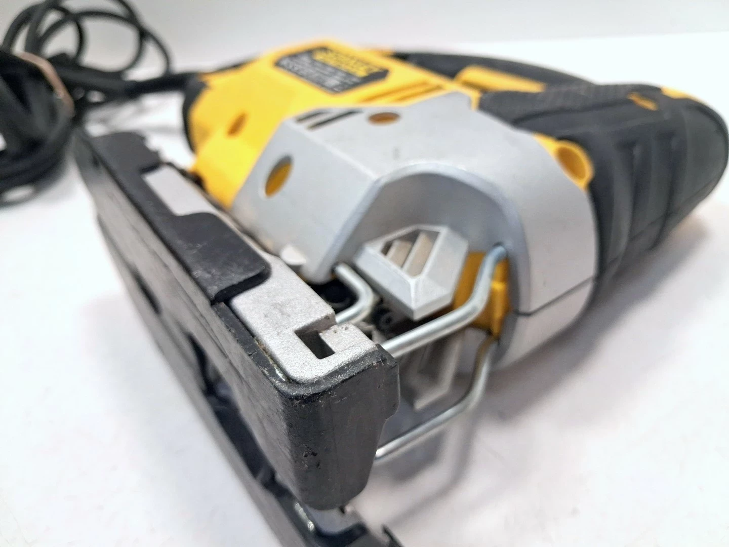 wyrzynarka-stanley-fme340-710w-w-walizce-glebokosc-ciecia-w-aluminium-15