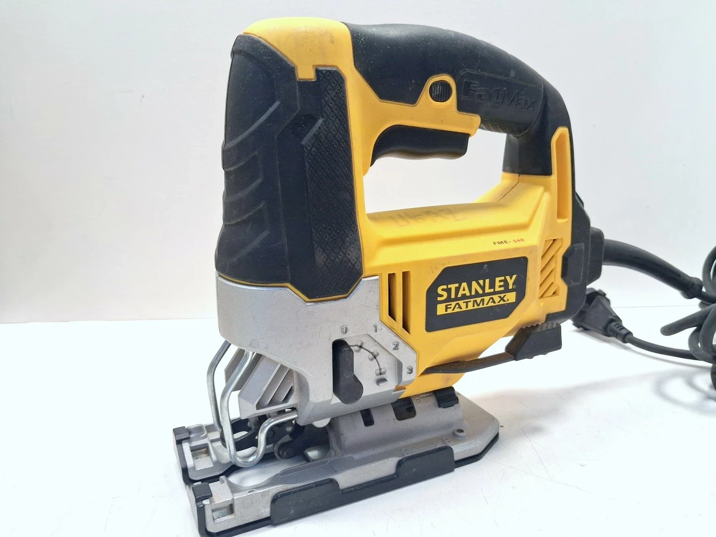 wyrzynarka-stanley-fme340-710w-w-walizce-stan-11323-2