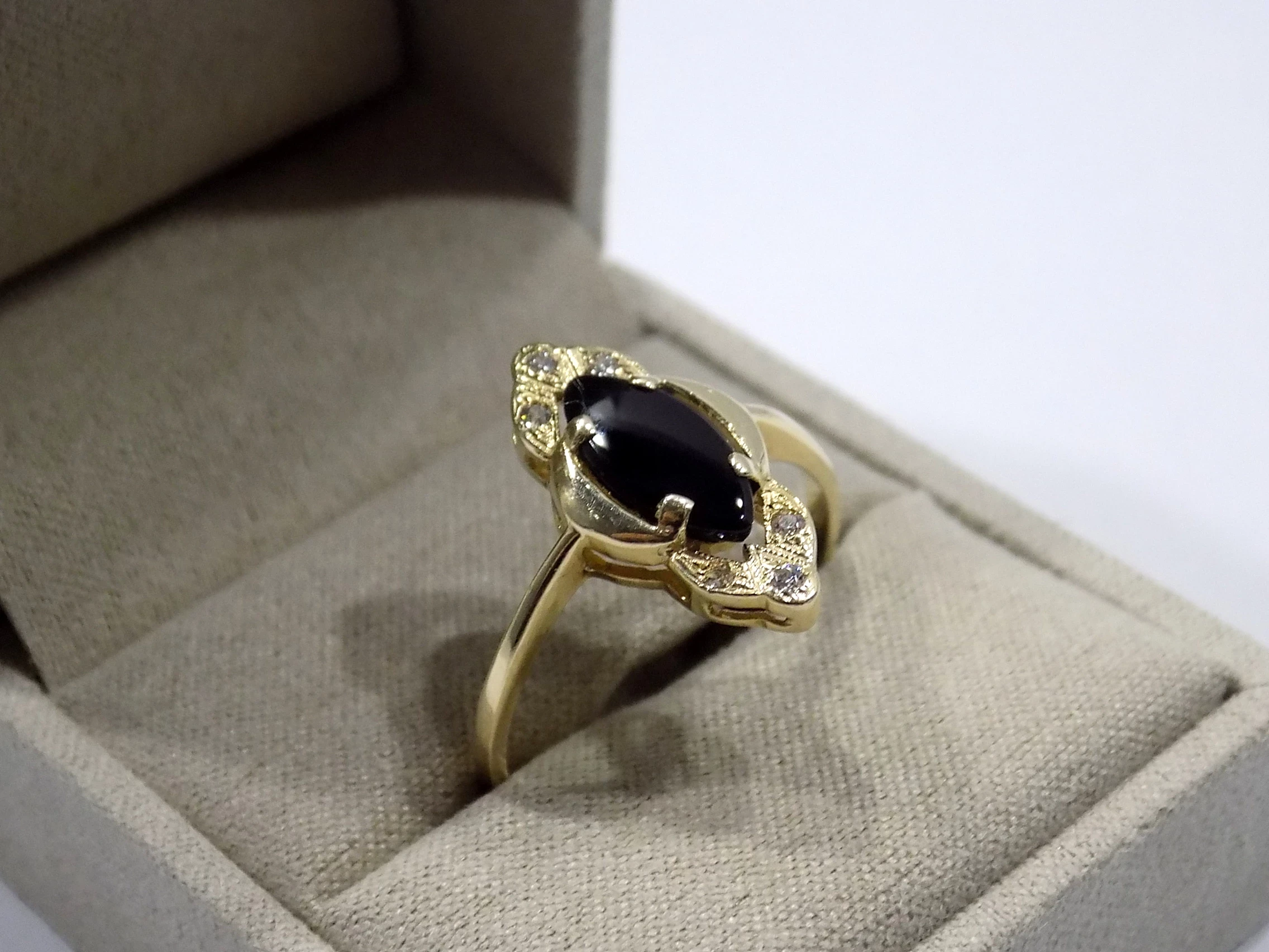 zloty-pierscionek-z-oczkiem-waga-ok-327-proba-585-stan-11323-2