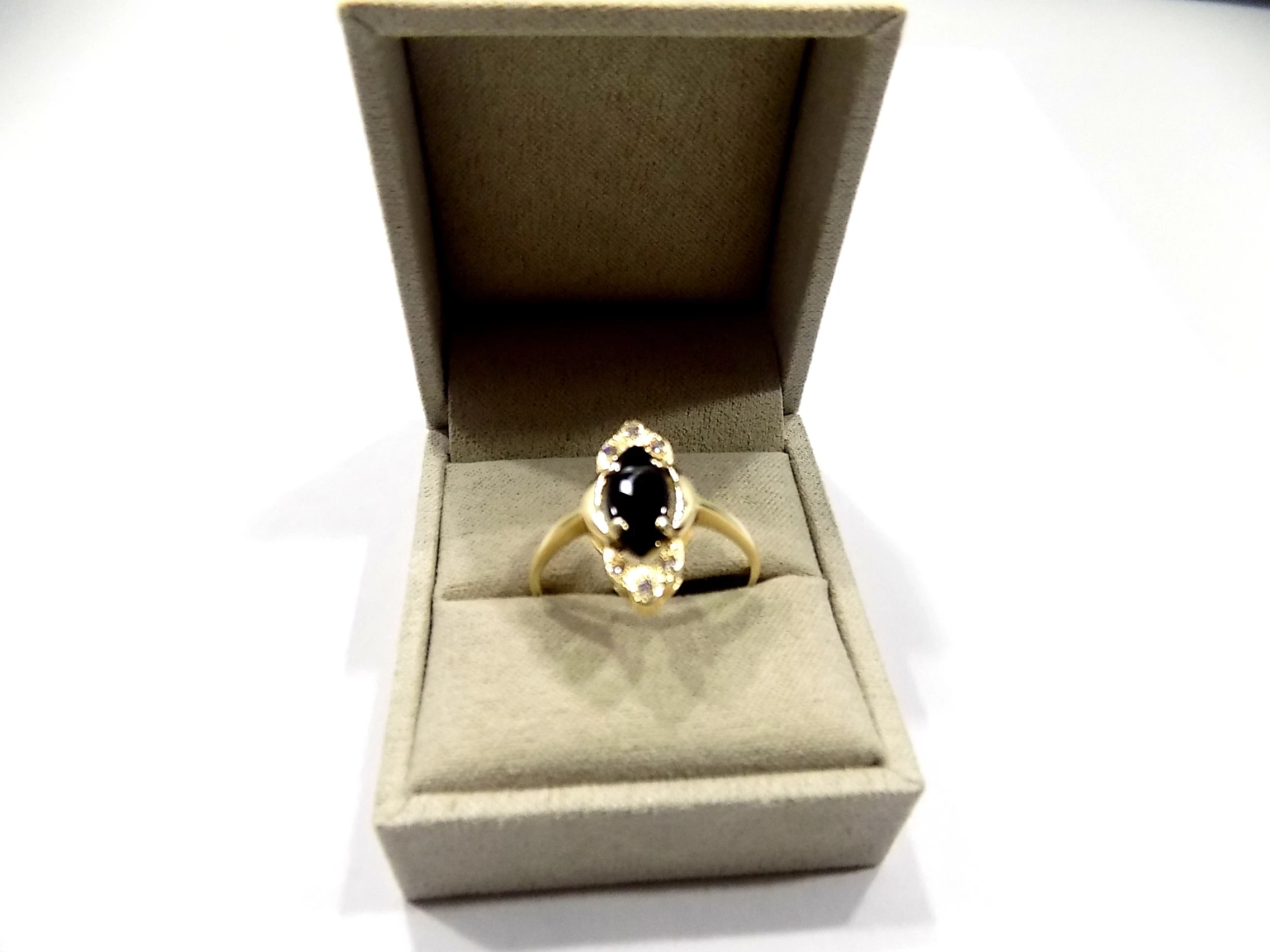 zloty-pierscionek-z-oczkiem-waga-ok-327-proba-585-wyzwolenia-28-ozimek