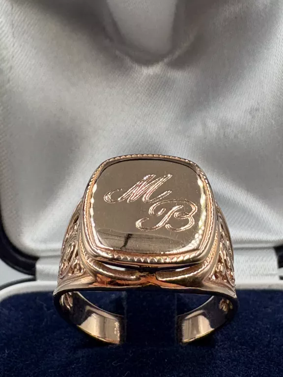 precyzyjnie-wykonany-zloty-sygnet-z-inicjalami-p585-693g-r20-material-17128-2