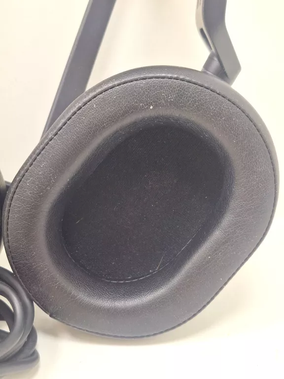 sluchawki-crosair-hs55-model-corsair-hs55