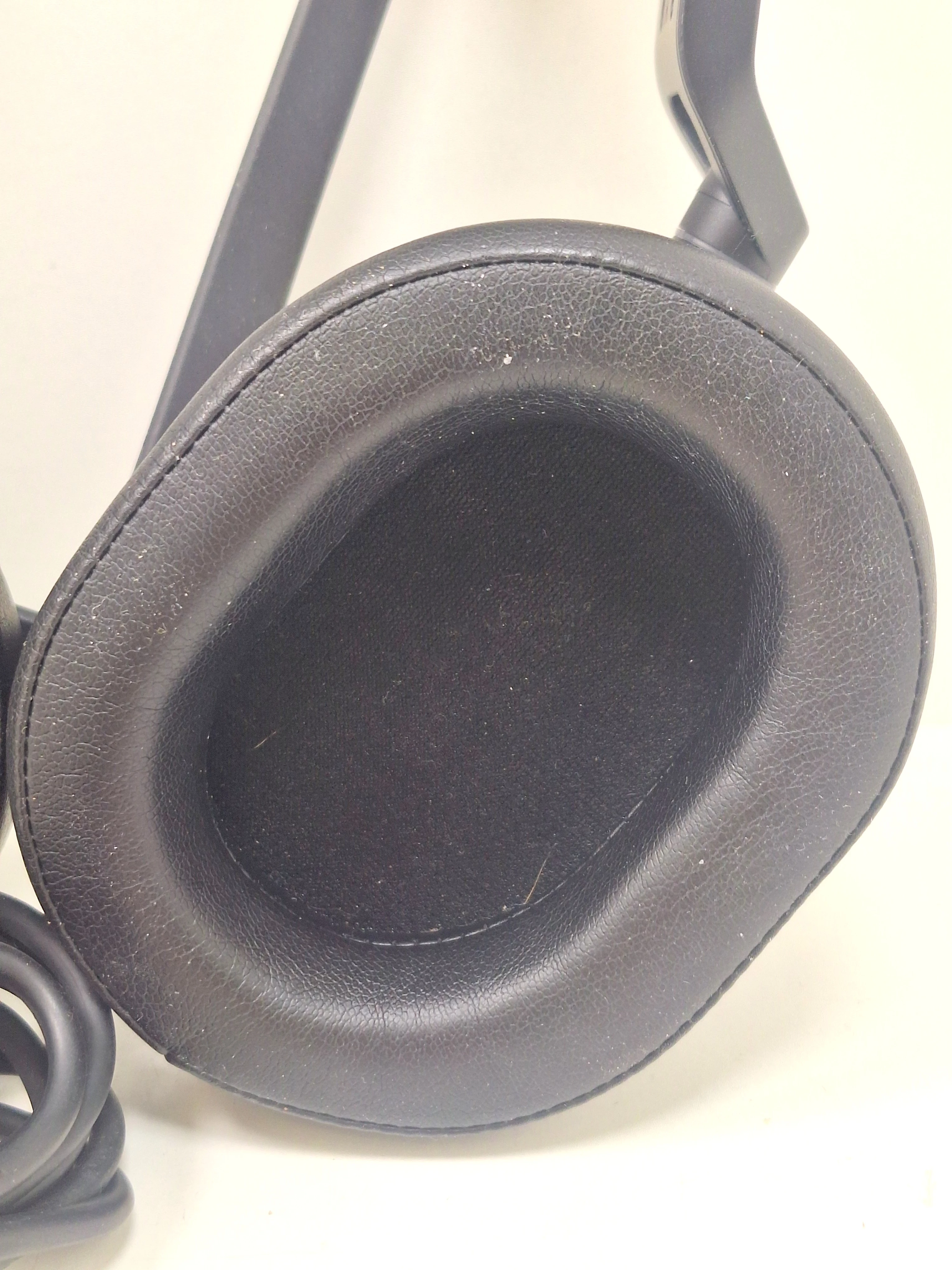 sluchawki-crosair-hs55-model-corsair-hs55