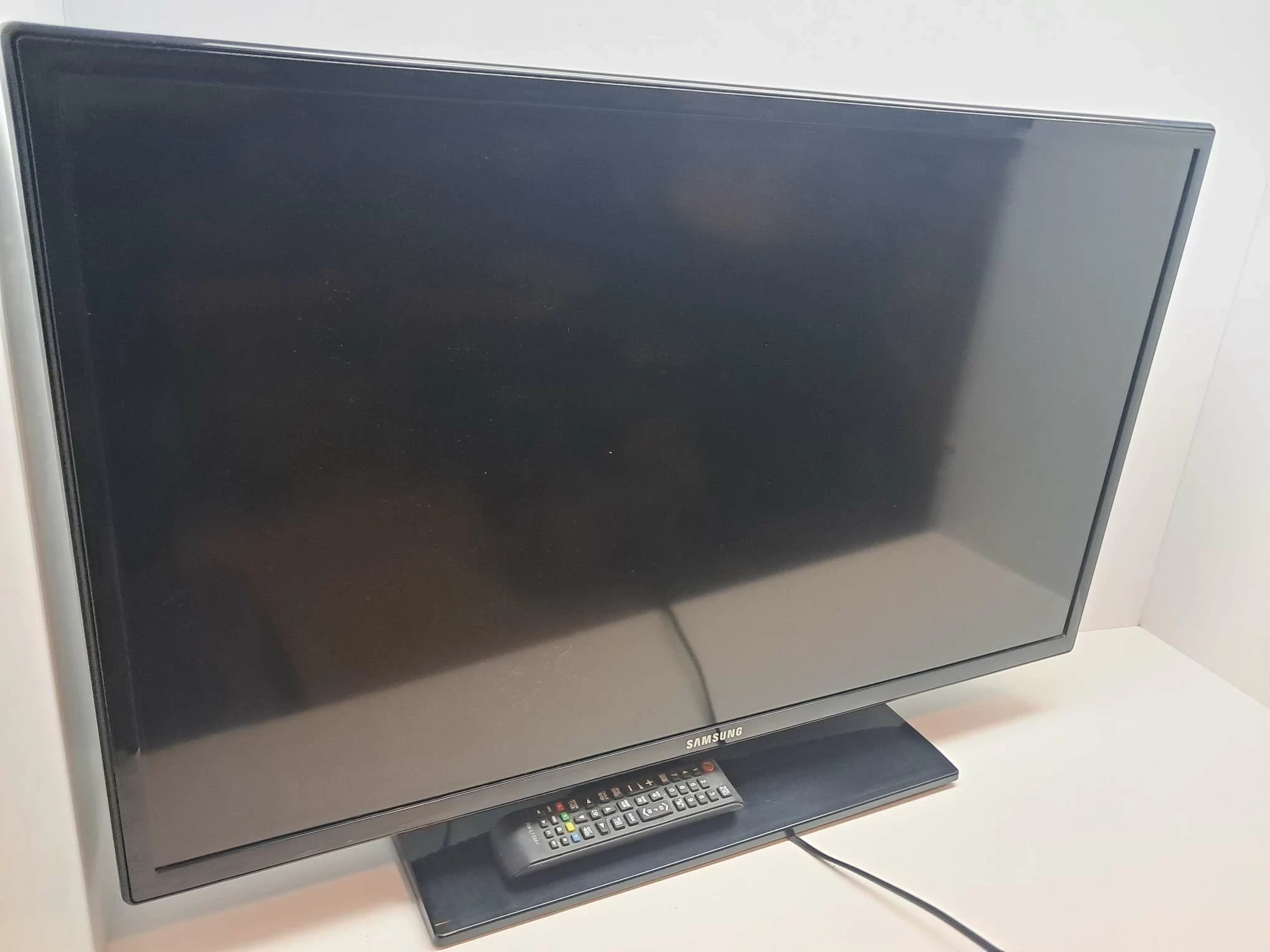 telewizor-samsung-ue32eh40000-pilot-stan-11323-2