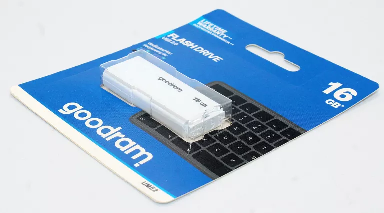 pendrive-goodram-16gb-ume2-usb-20-bialy-ume2-0160w0r11-interfejs-212730-1