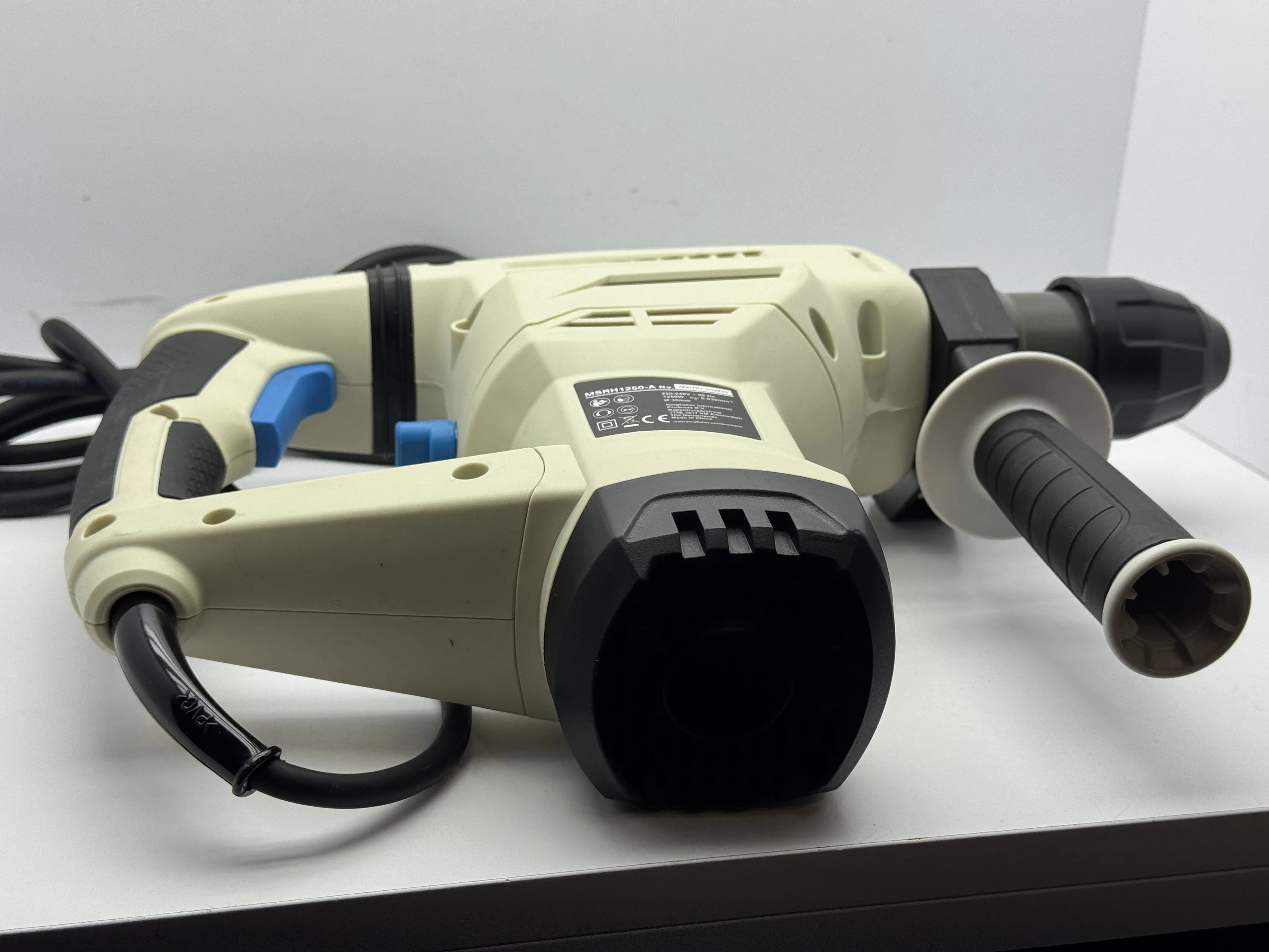 mlotowiertarka-macallister-msrh1250-1250w-w-walizce-maksymalna-liczba-udarow-4500