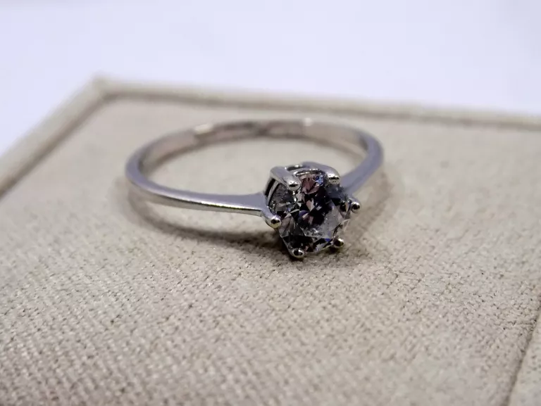 pierscionek-biale-zloto-waga-125-proba-585-kamien-17088-128