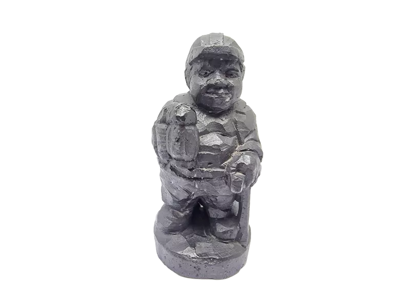 figurka-gornik-z-grafitu-1-maja-10-knurow-sj