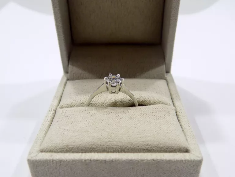 pierscionek-biale-zloto-waga-125-proba-585-wyzwolenia-28-ozimek