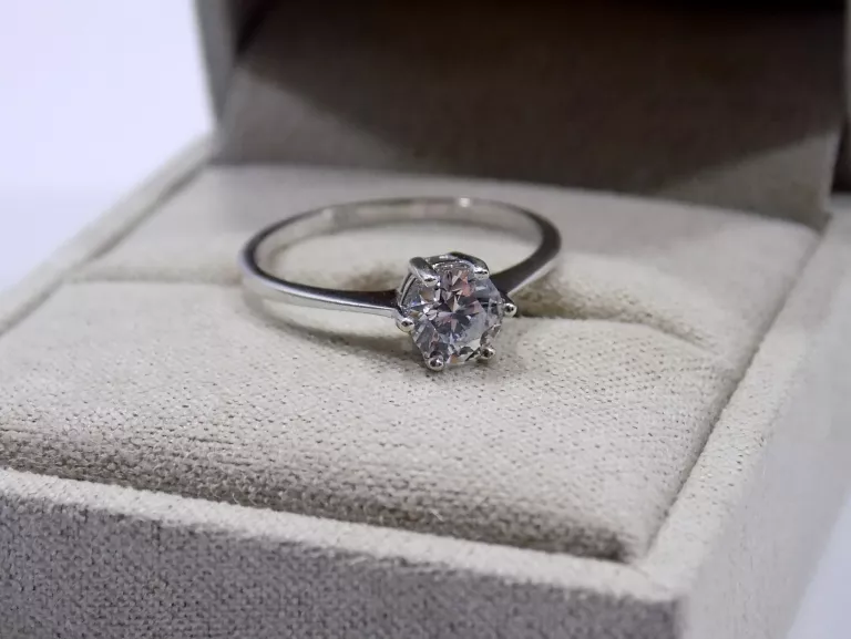 pierscionek-biale-zloto-waga-125-proba-585-rodzaj-2205-16