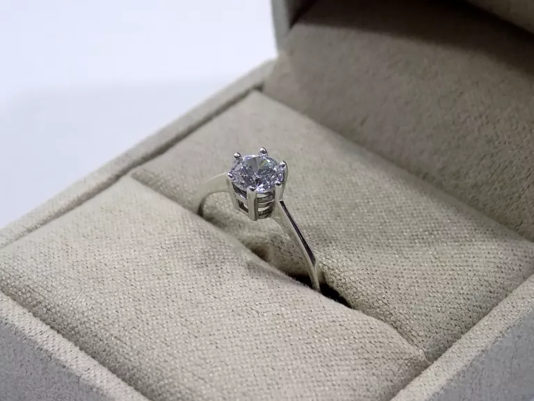 pierscionek-biale-zloto-waga-125-proba-585-stan-11323-2