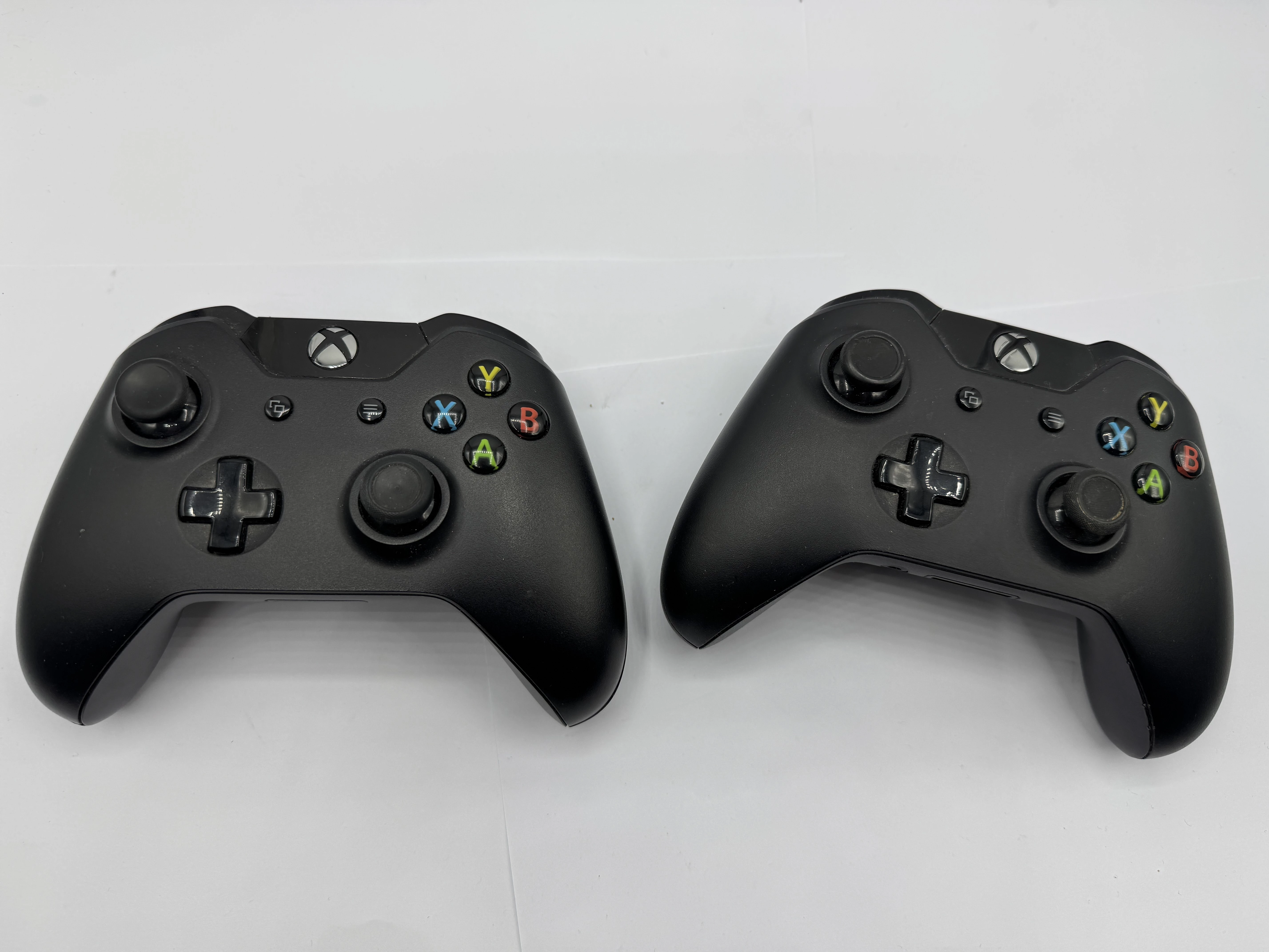 konsola-xbox-one-1540-500gb-2-pady-wersja-konsoli-130591-1