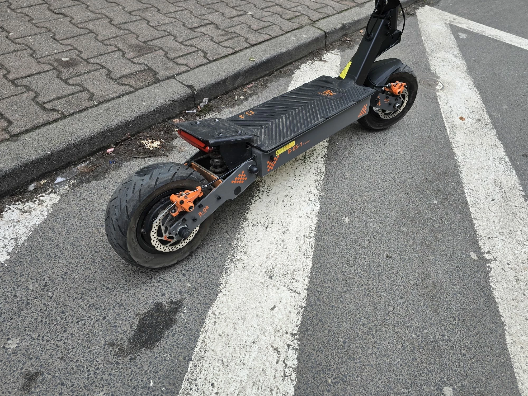 elektryczna-kukirin-g4-przebieg-1445km-predkosc-maksymalna-7000