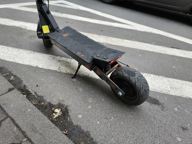 elektryczna-kukirin-g4-przebieg-1445km-moc-silnika-240000