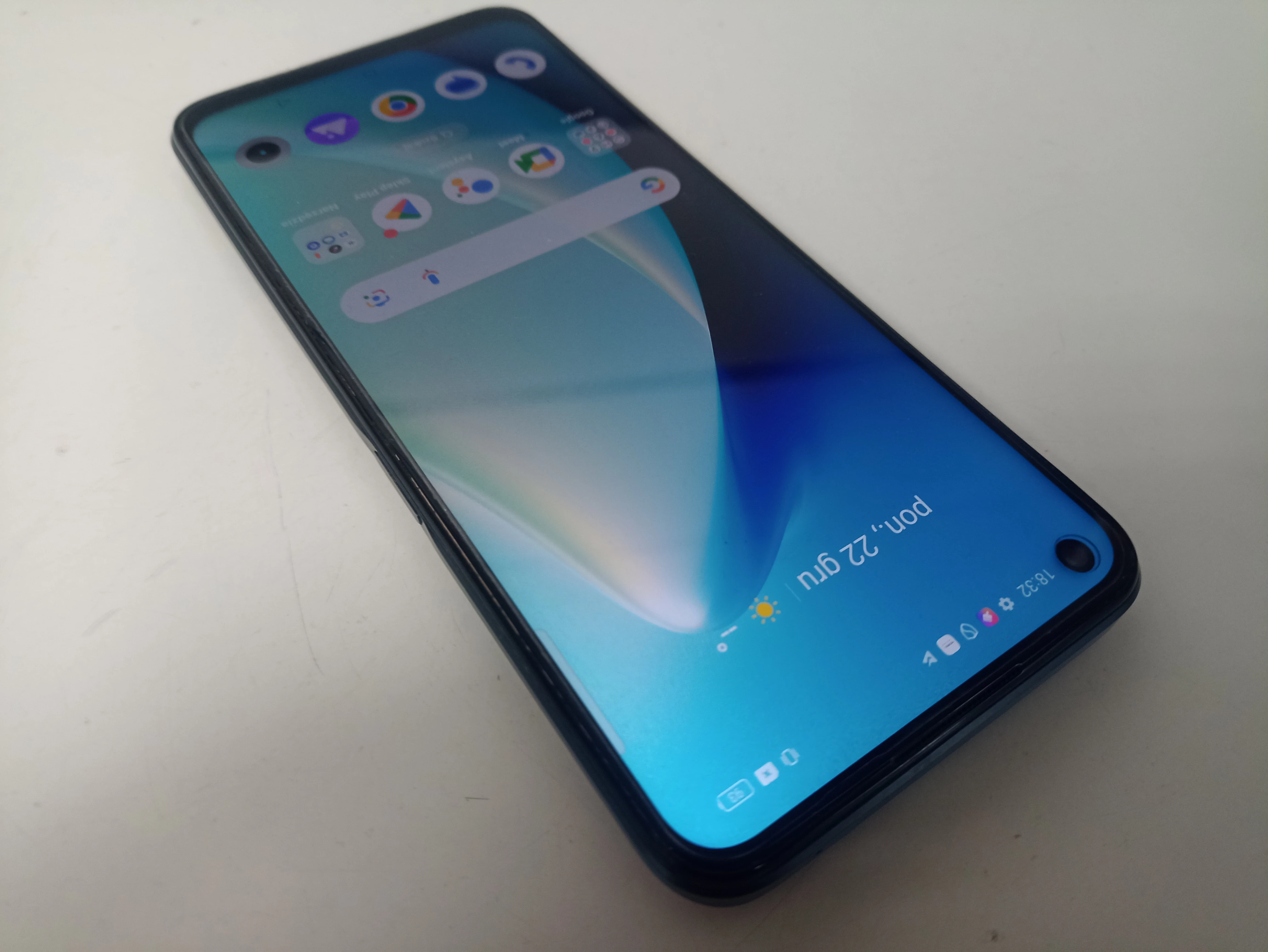 telefon-realme-9-pro-przekatna-ekranu-660