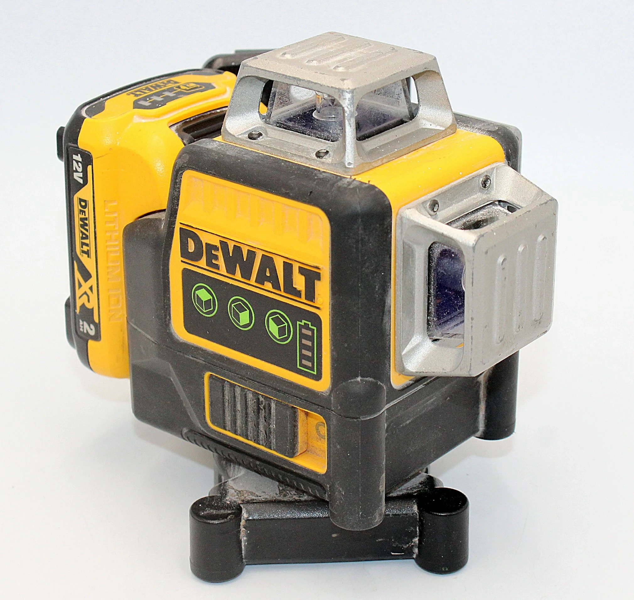 akumulatorowy-laser-krzyzowy-dewalt-dce089g-zielona-wiazka-marka-248811-950256