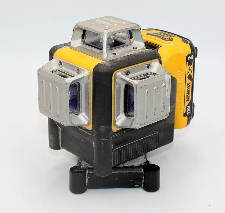 akumulatorowy-laser-krzyzowy-dewalt-dce089g-zielona-wiazka-model-dce089g