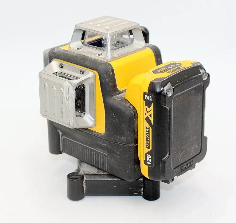 akumulatorowy-laser-krzyzowy-dewalt-dce089g-zielona-wiazka-dokladnosc-pomiaru-30