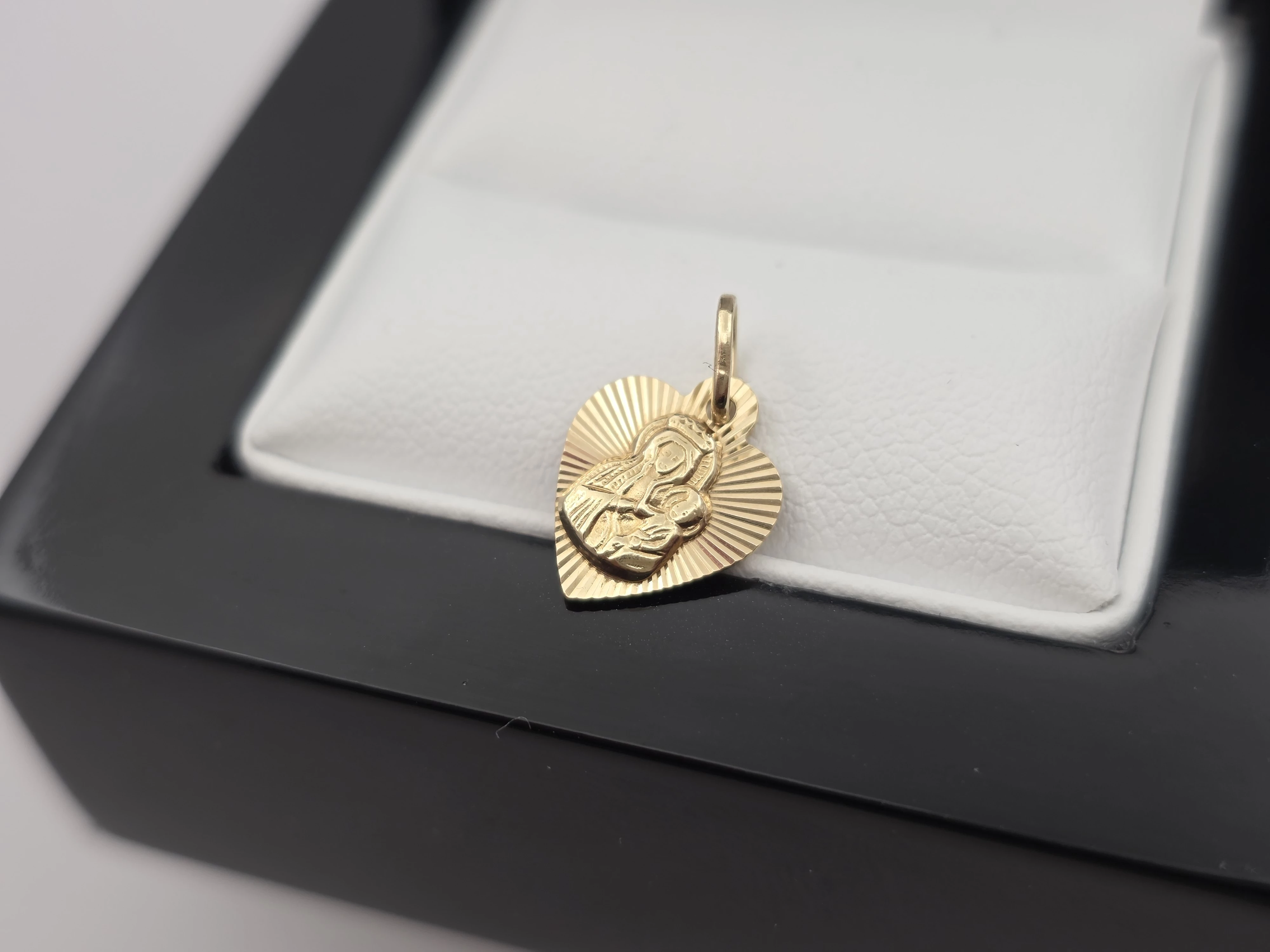 zlota-zawieszka-medalik-585-14k-074g-ean-gtin-5900025418611