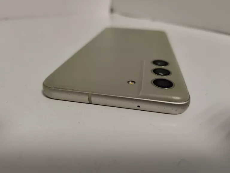 samsung-galaxy-s21-fe-5g-6128gb-oliwkowy-typ-202685-212929