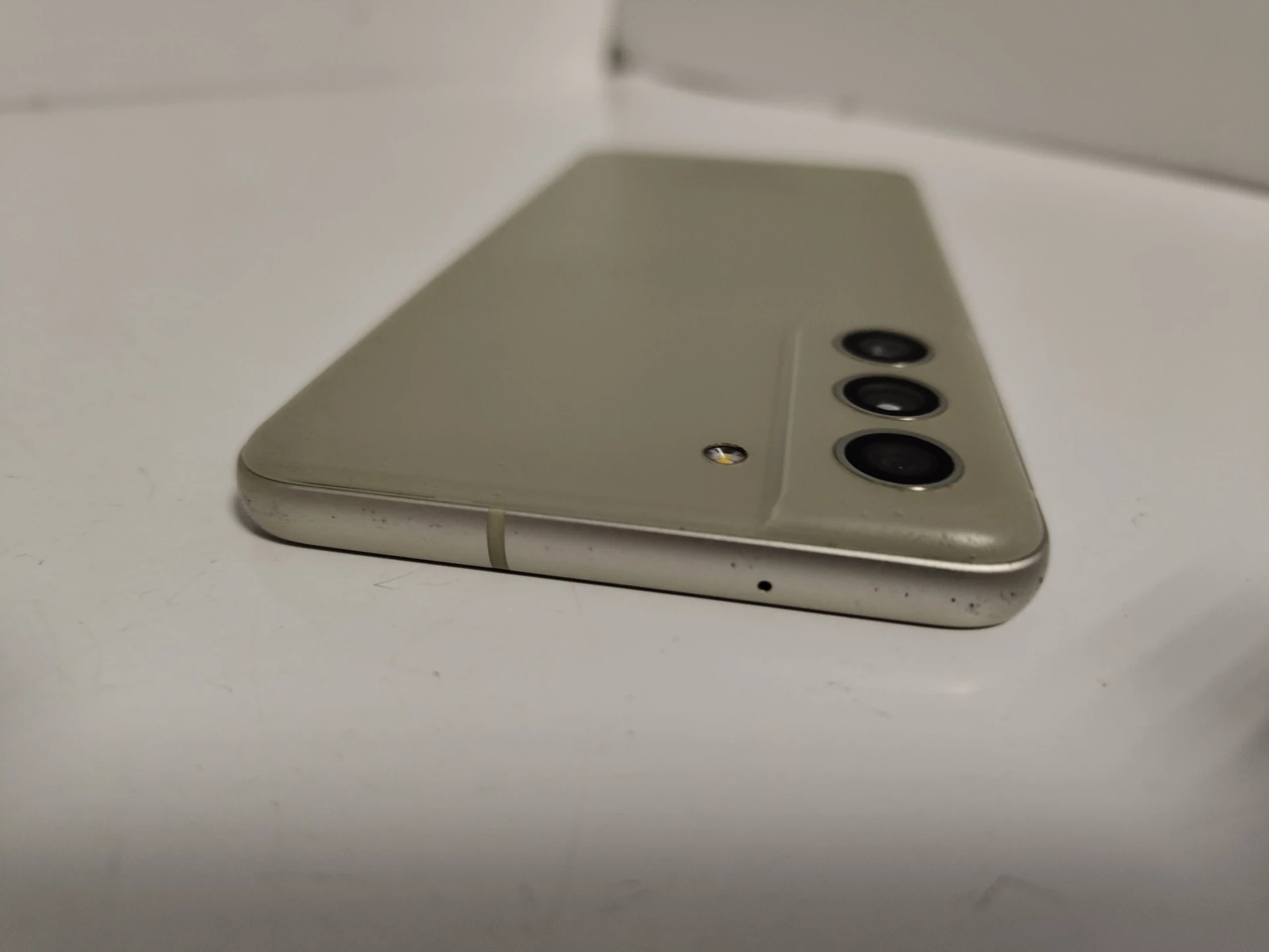 samsung-galaxy-s21-fe-5g-6128gb-oliwkowy-typ-202685-212929