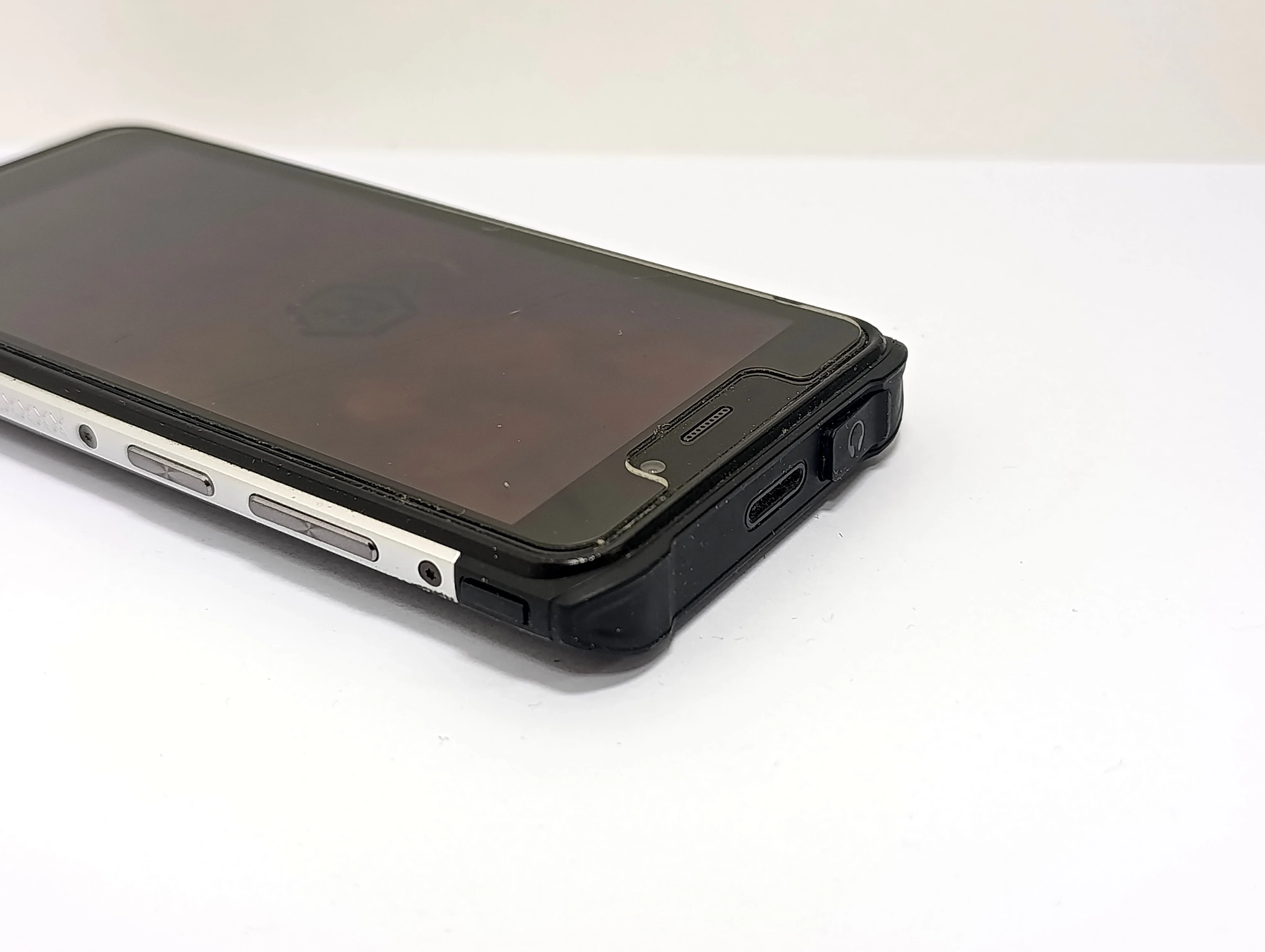 telefon-telefon-hammer-iron-4-432gb-typ-202685-212929