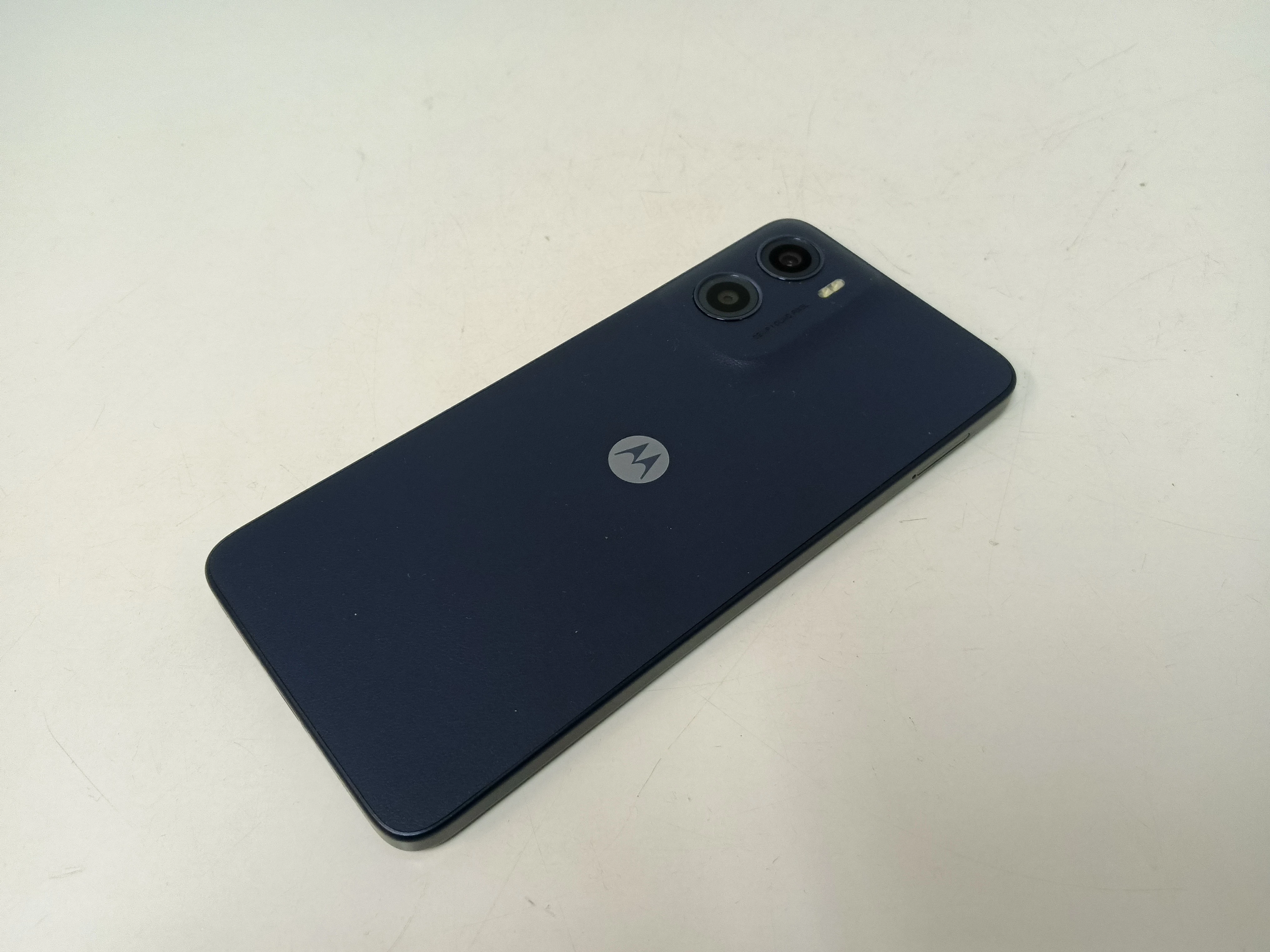 telefon-moto-e15-pojemnosc-akumulatora-5200