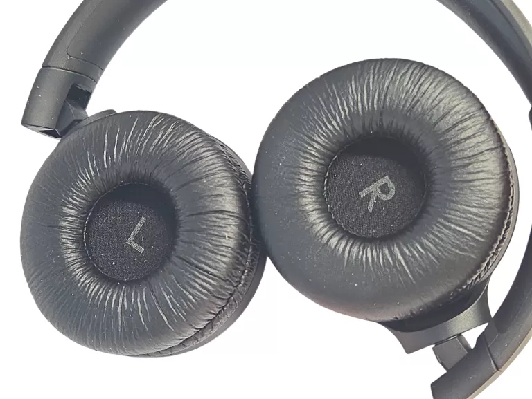 sluchawki-bezprzewodowe-nauszne-jbl-tune-570bt-czarne-stan-11323-2