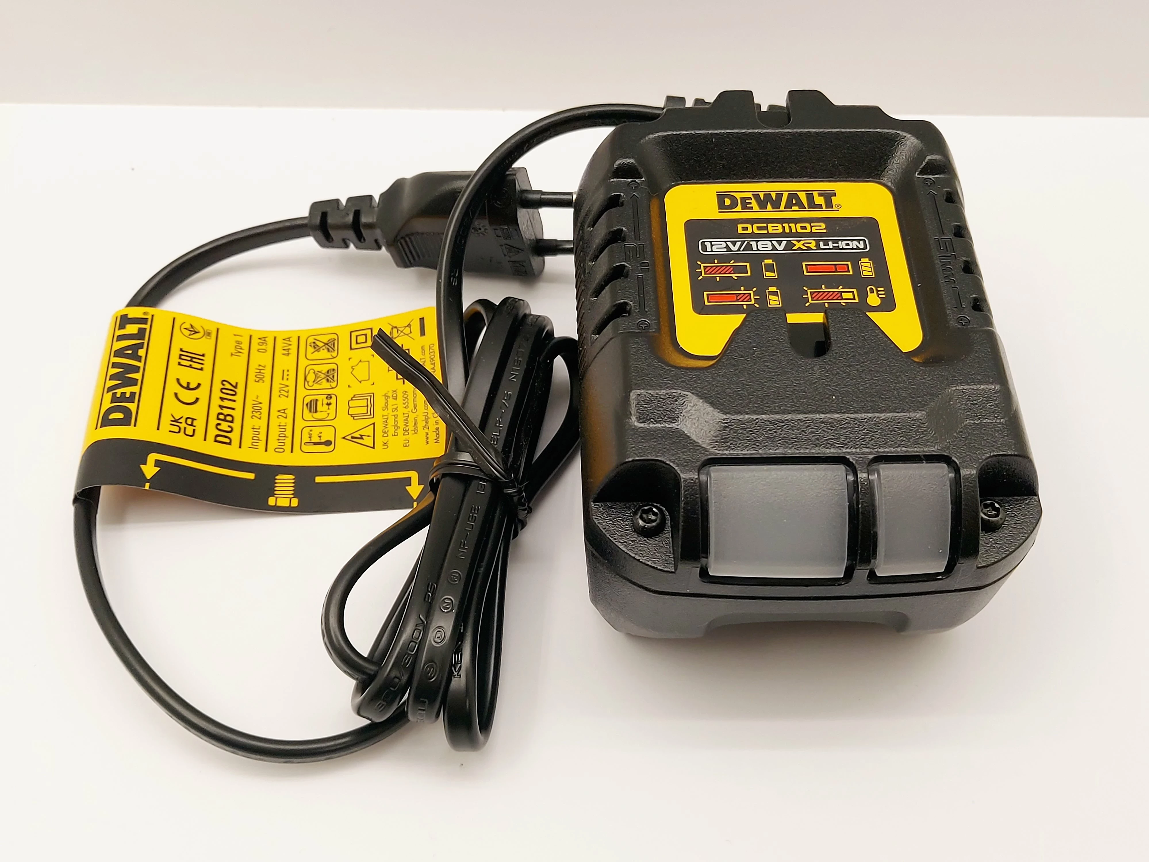 ladowarka-wielonapieciowa-dewalt-dcb1102-li-ion-xr-10818v-2a-grabiszynska-30-wroclaw