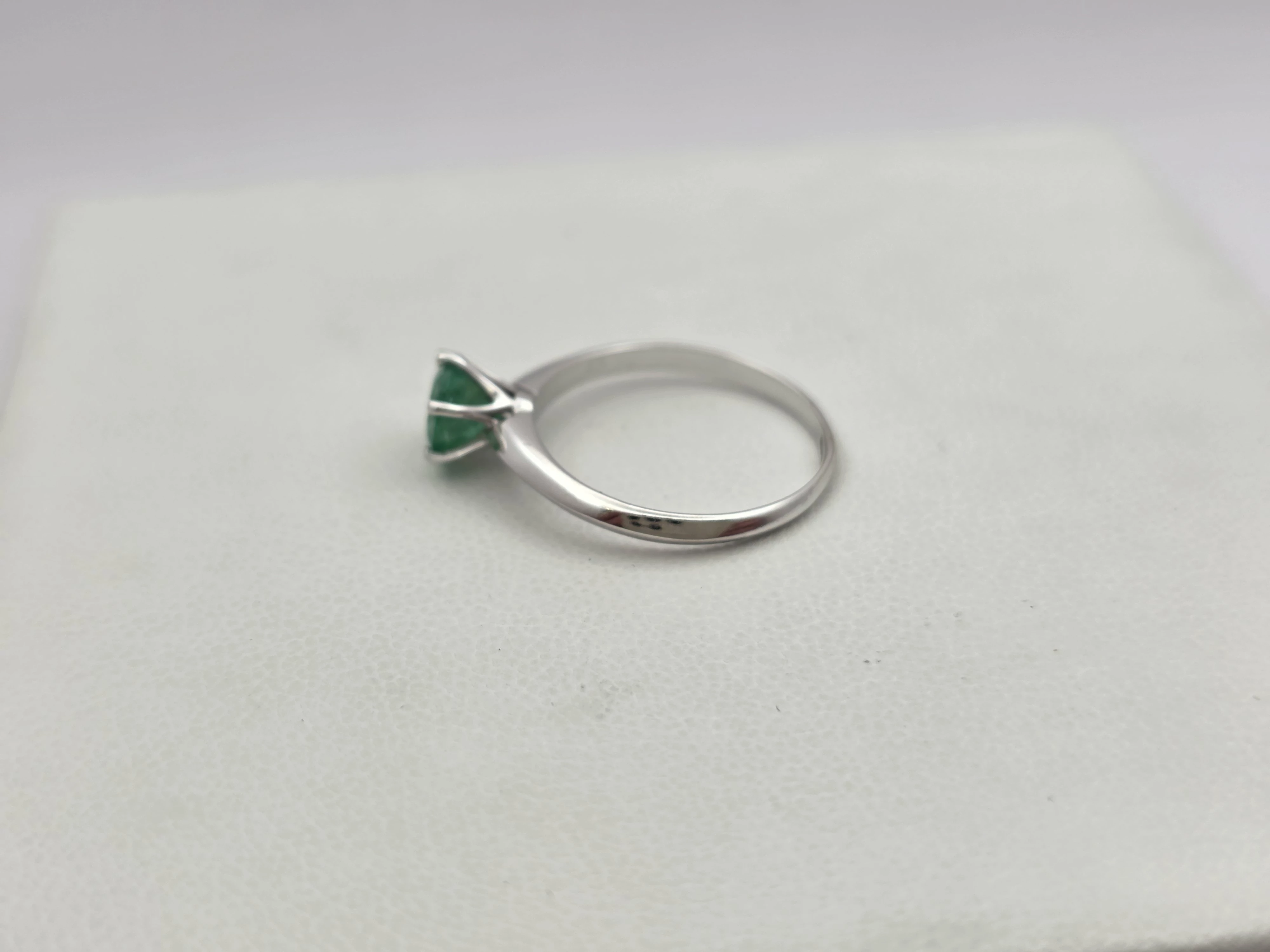 pierscionek-z-bialego-zlota-szmaragd-585-14k-r12-174g-marka-248811-958954