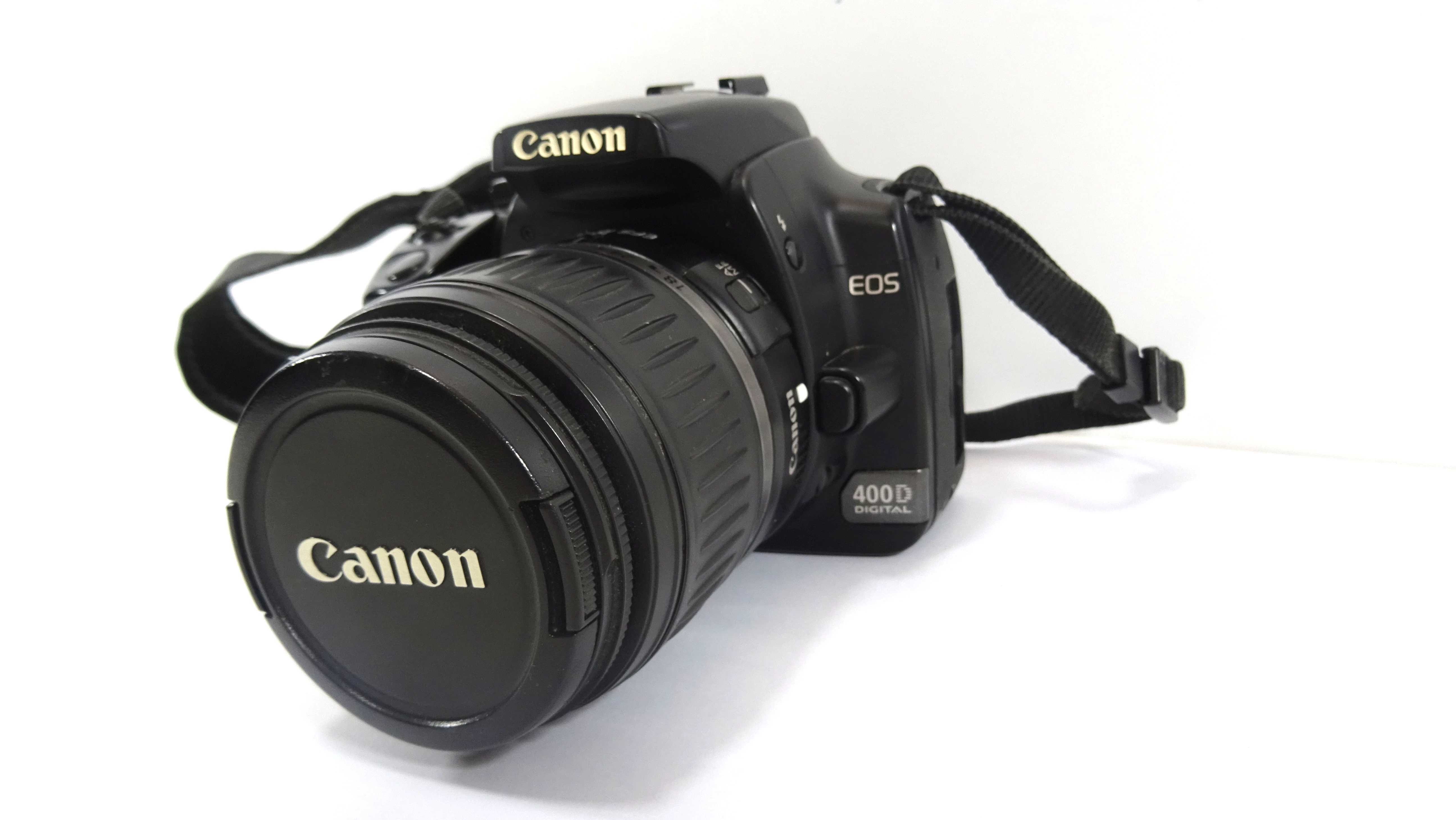 lustrzanka-cyfrowa-canon-400d-opbiektyw-efs18-55m-pokrowiec-ladowarka-kod-producenta-eos-400d