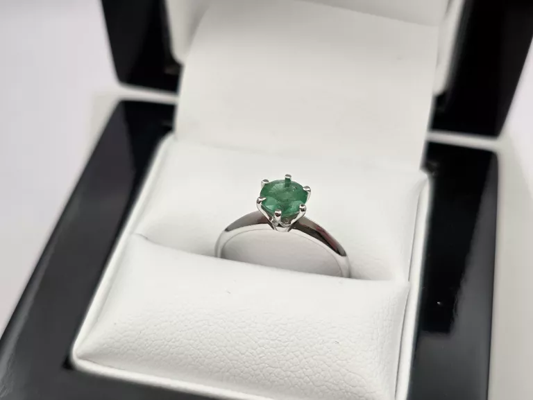 pierscionek-z-bialego-zlota-szmaragd-585-14k-r12-174g-rodzaj-2205-2