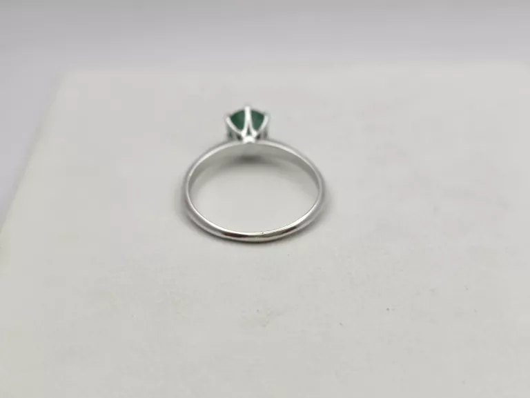 pierscionek-z-bialego-zlota-szmaragd-585-14k-r12-174g-kolor-249512-1647429