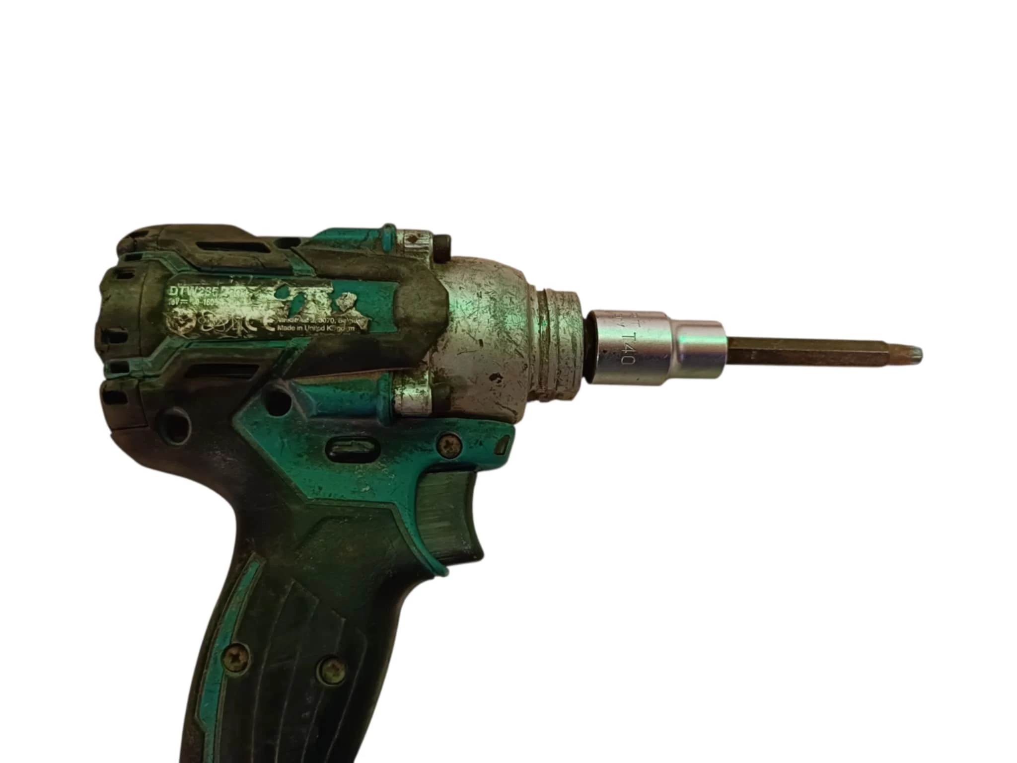 klucz-udarowy-makita-dtw285-pojemnosc-akumulatora-300