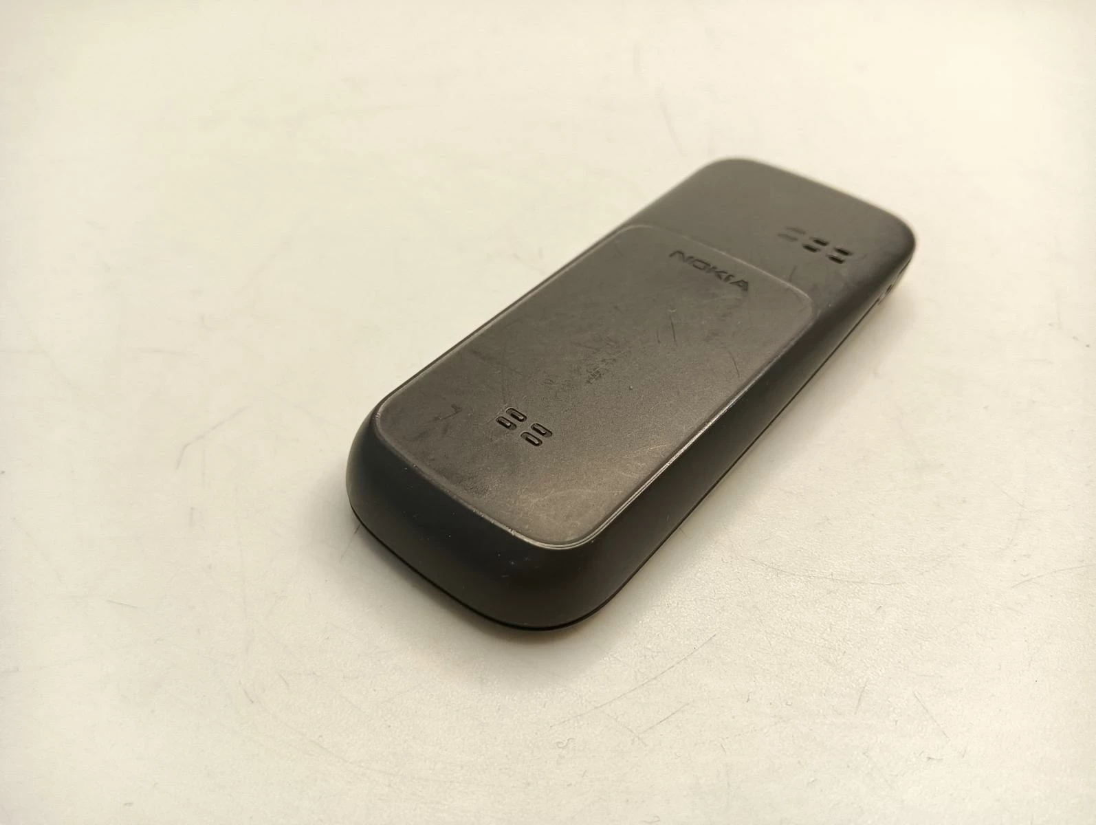 telefon-nokia-100-rh-130-przekatna-ekranu-180