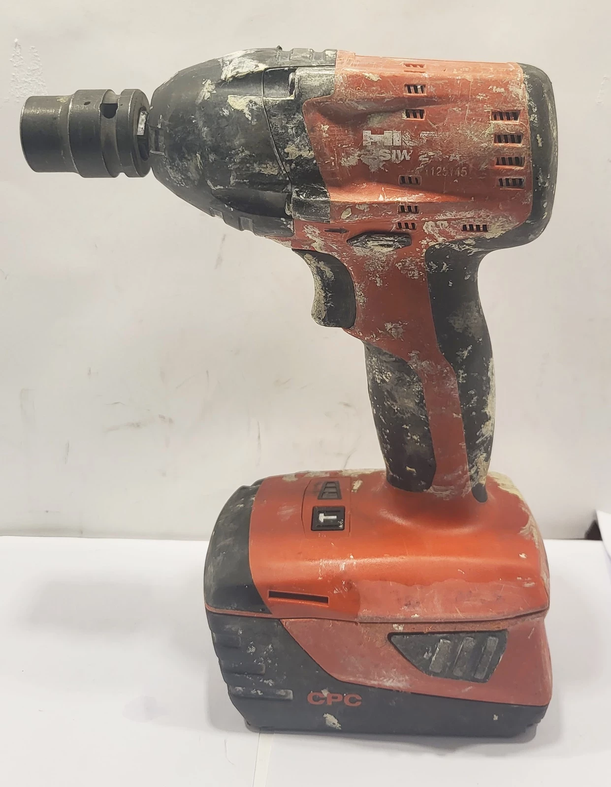 zakretarka-udarowa-klucz-hilti-siw-22-a-akumulator-b22-52-ah-obroncow-pokoju-3-gubin