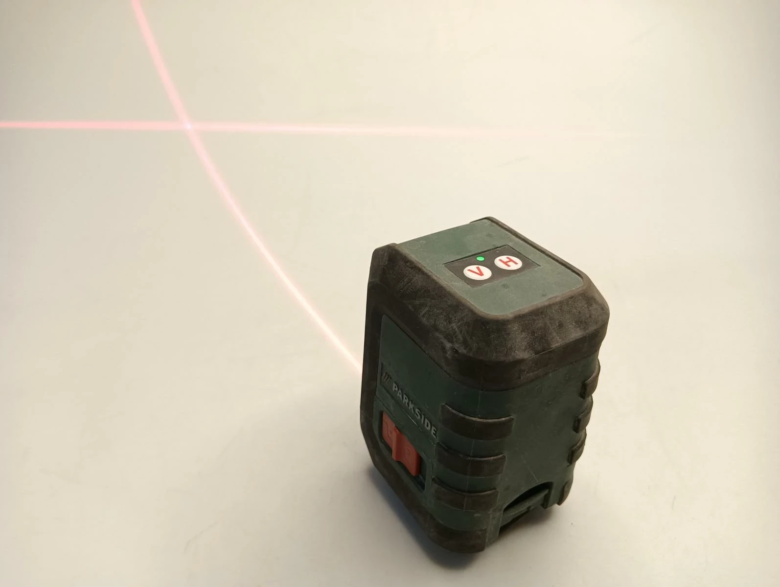 laser-krzyzowy-parkside-pkll-10-b3-ze-statywem-kod-producenta-4055334796163