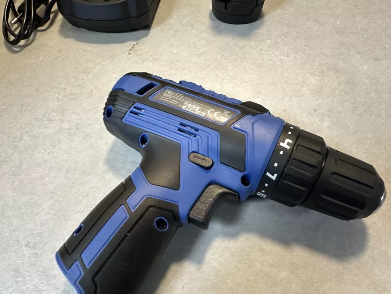 wkretarka-lux-tools-v-010424-w-walizce-z-akcesoriami-napiecie-v-128551-4