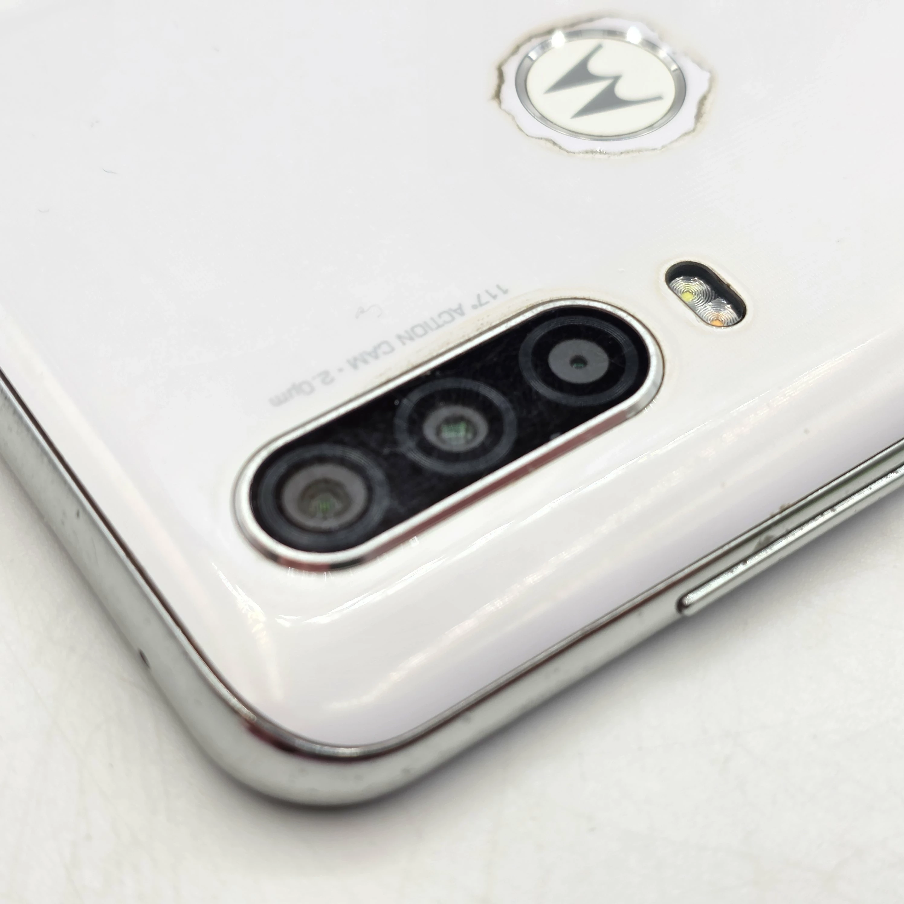 motorola-one-action-4glte-4128gb-bialy-przekatna-ekranu-634