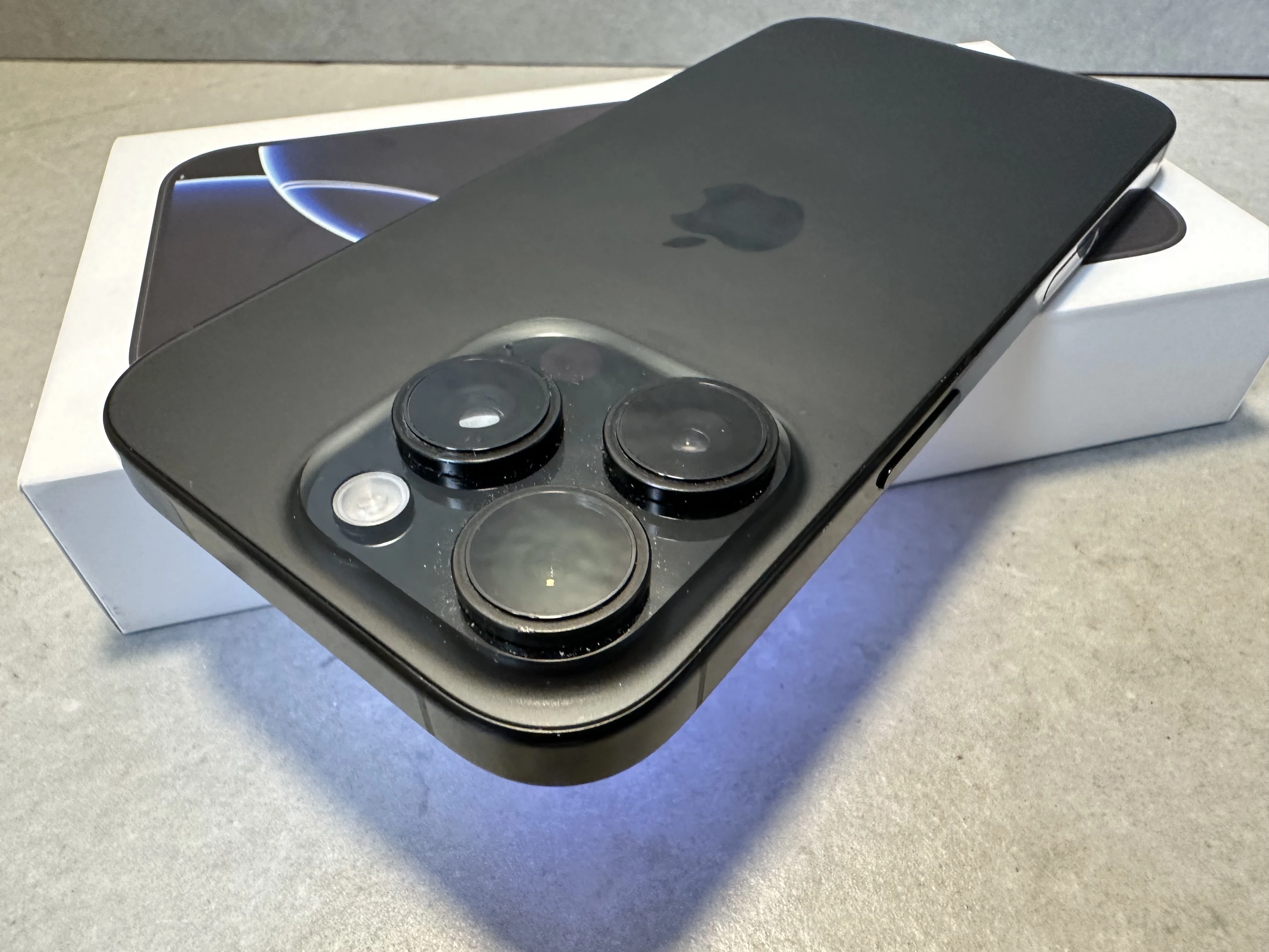 telefon-iphone-16-pro-128gb-92-black-titanium-gwarancja-stan-11323-2