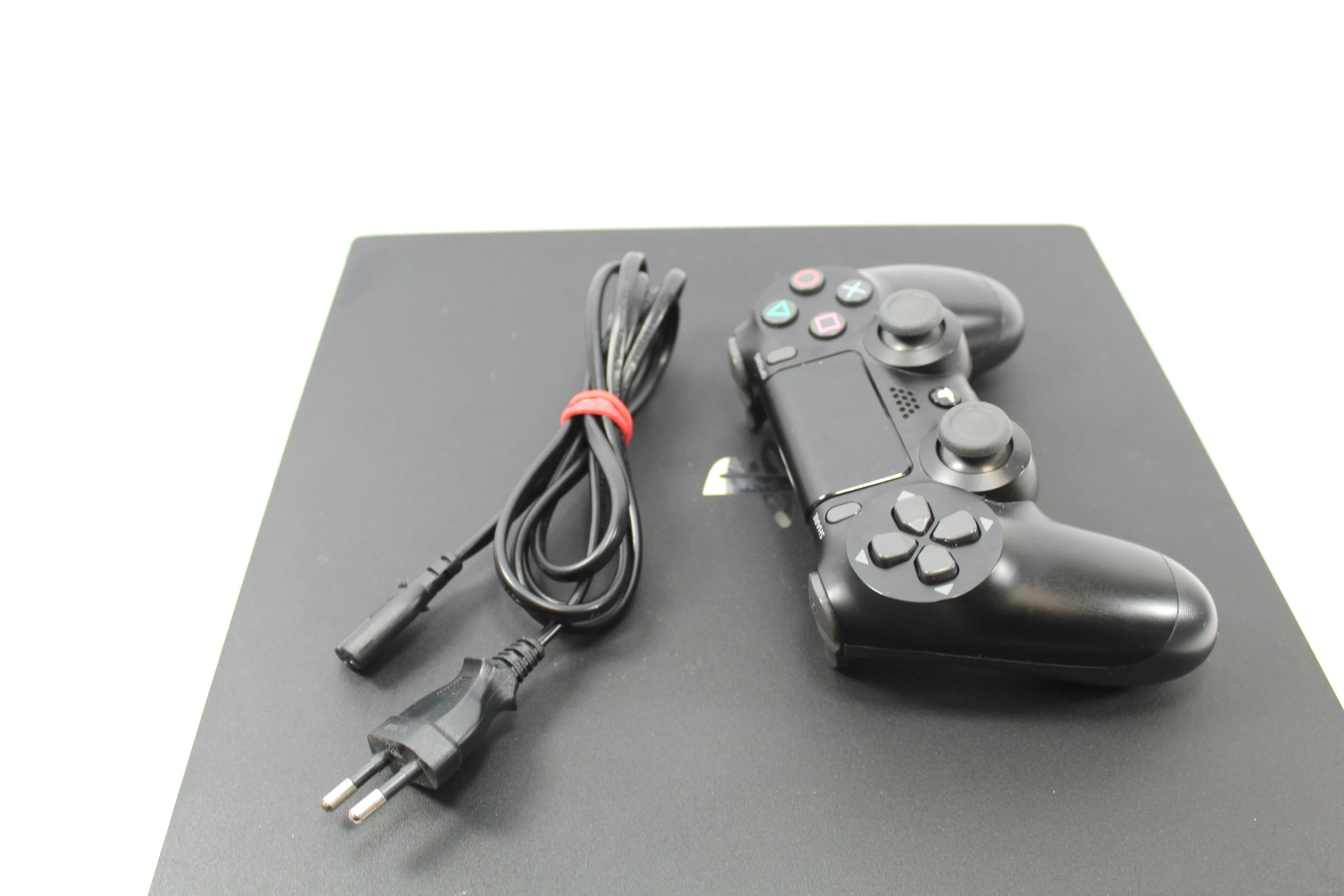 konsola-ps4-pro-1tb-pad-wersja-130590-3