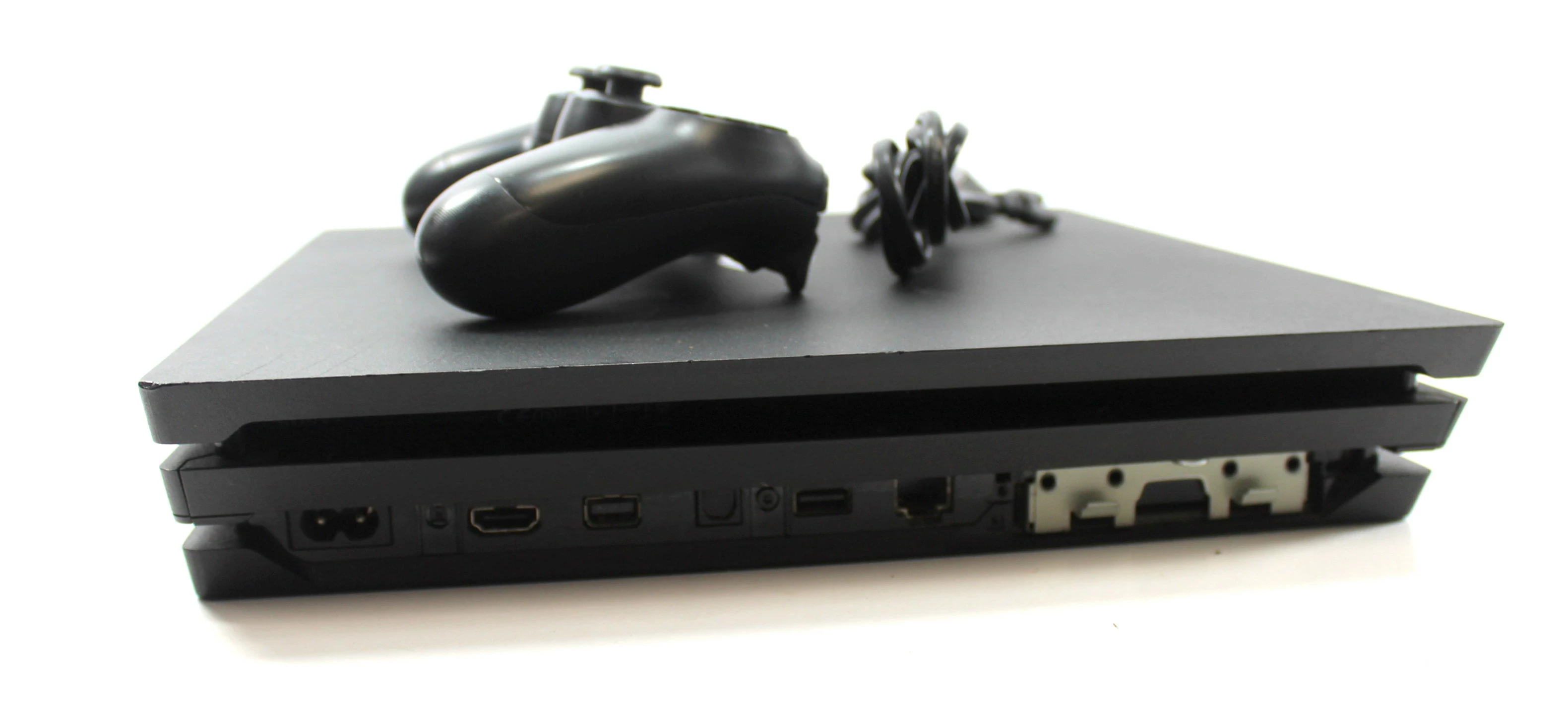 konsola-ps4-pro-1tb-pad-liczba-kontrolerow-w-zestawie-205994-225550