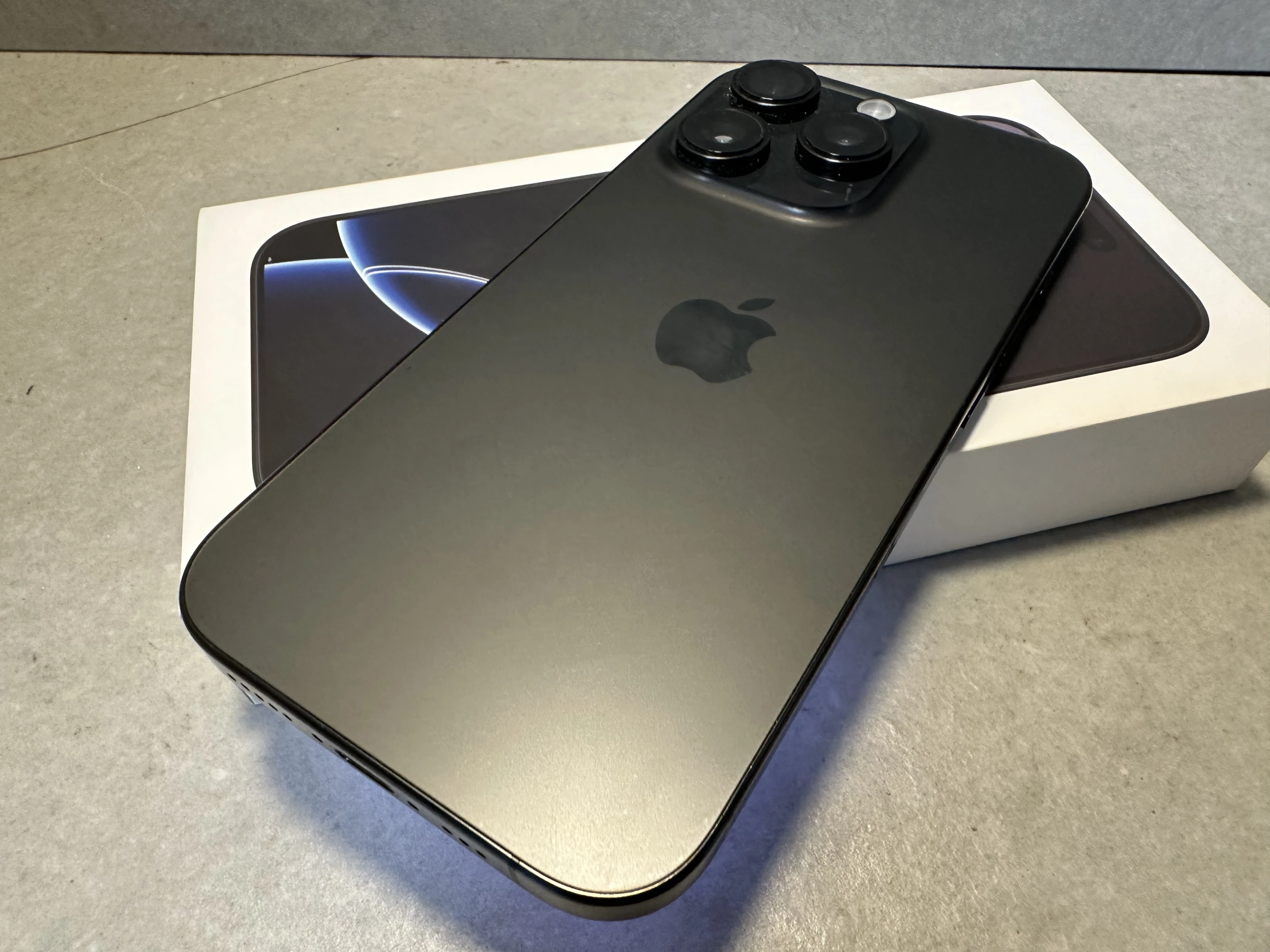 telefon-iphone-16-pro-128gb-92-black-titanium-gwarancja-pojemnosc-akumulatora-3582