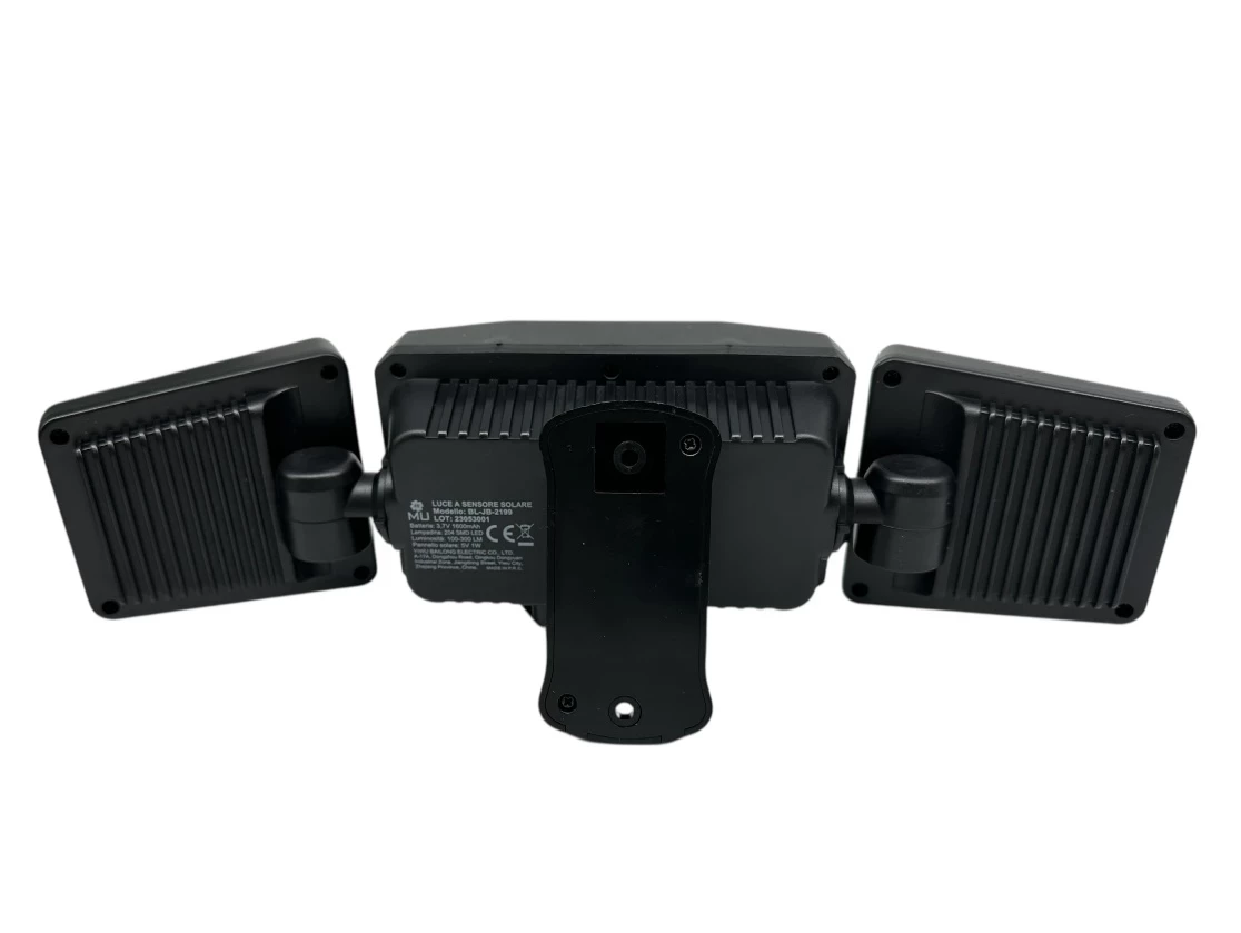 lampa-solarna-z-czujnikiem-ruchu-i-pilotem-mu-300lm-ip65-3-tryby-stan-11323-2