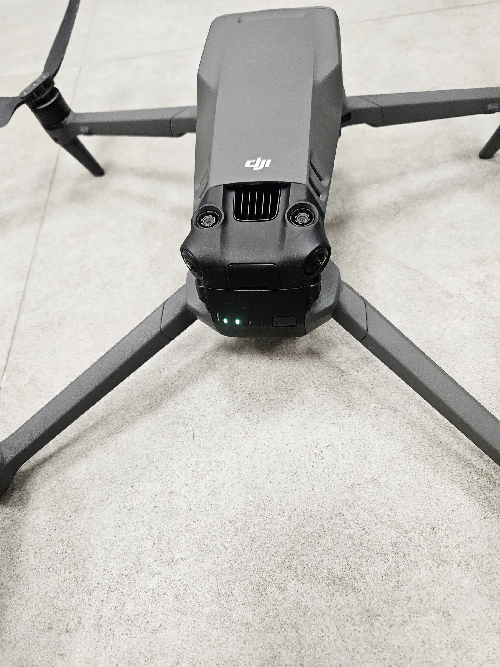 dron-dji-rc-mavic-3-classic-model-dji-mavic-3-classic-rc-n1