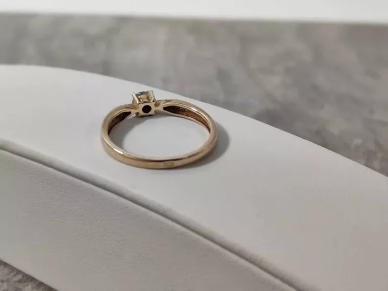 piekny-zloty-pierscionek-proba-585-waga-212g-rozm12-kamien-17088-4194304