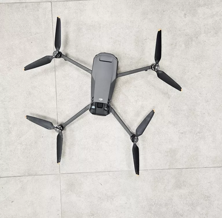 dron-dji-rc-mavic-3-classic-krupowki-75-zakopane