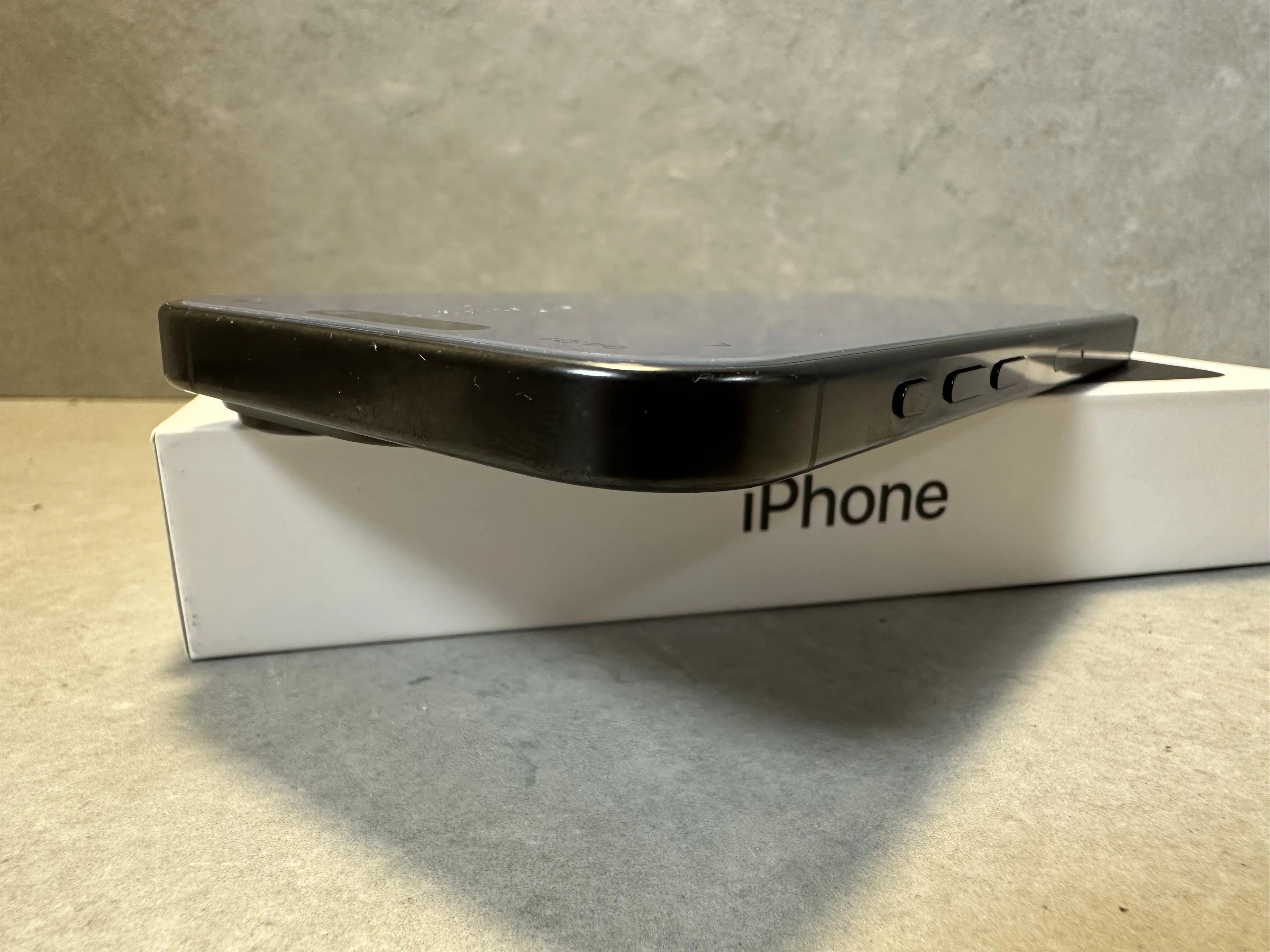 telefon-iphone-16-pro-128gb-92-black-titanium-gwarancja-pamiec-ram-202865-214113