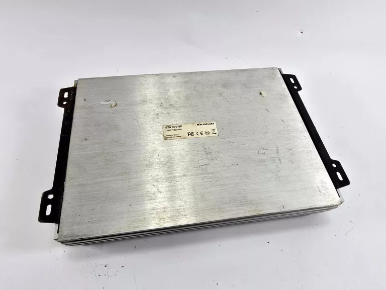 wzmacniacz-samochodowy-blaupunkt-gta-270-sf-stan-11323-2