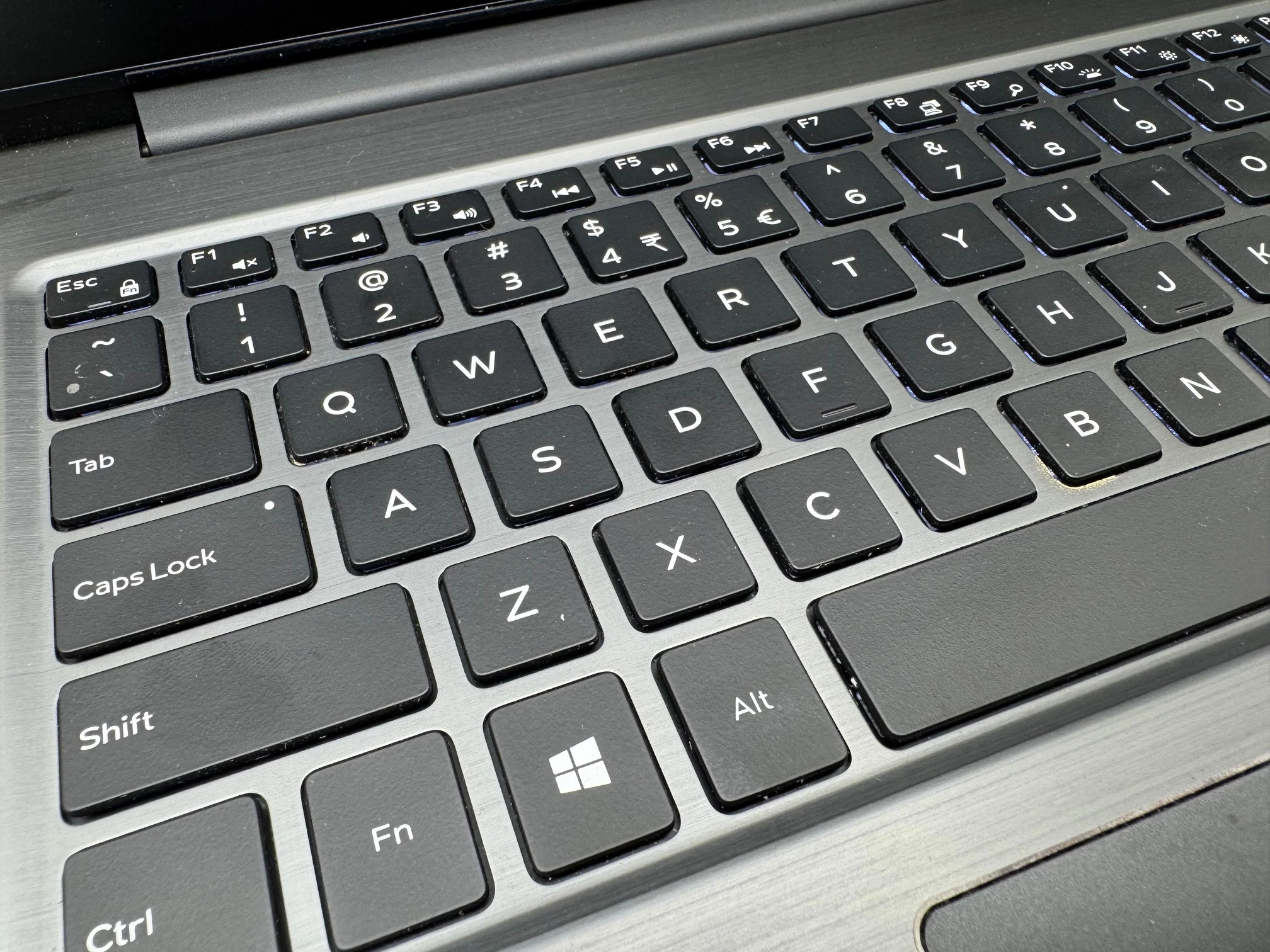 laptop-dell-vostro-p62f-i5-8-gb-ram-seria-procesora-4366-20